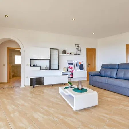 Colina Del Sol Villa *